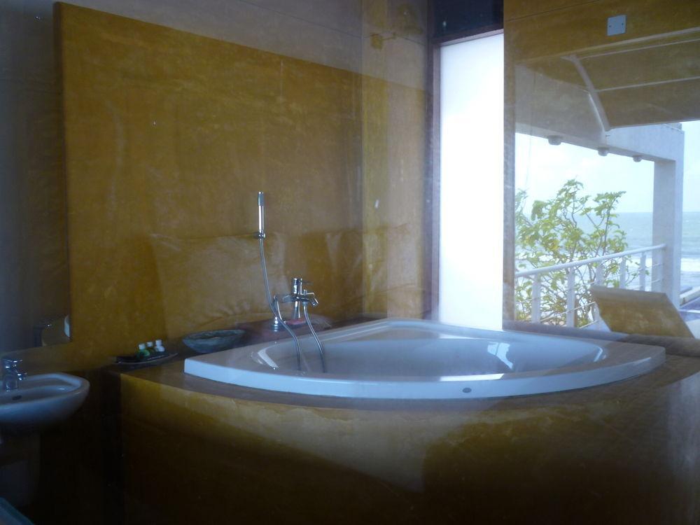 The Cove Hotel Негомбо Екстериор снимка