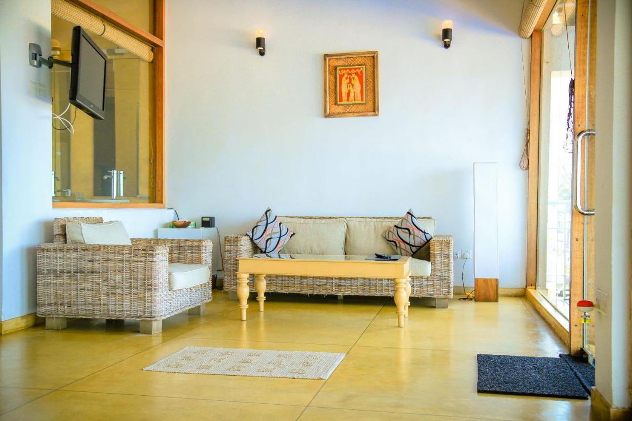 The Cove Hotel Негомбо Екстериор снимка